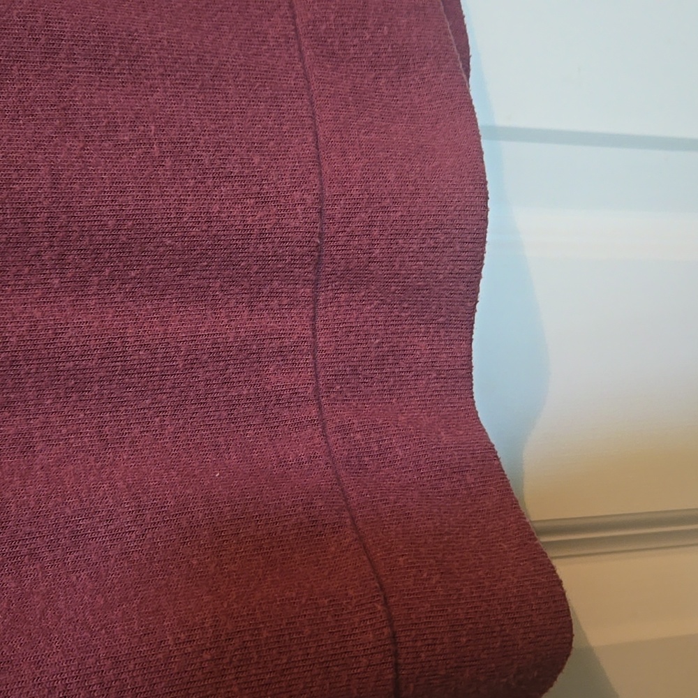 Women's Burgundy Top - Picture 3 of 4